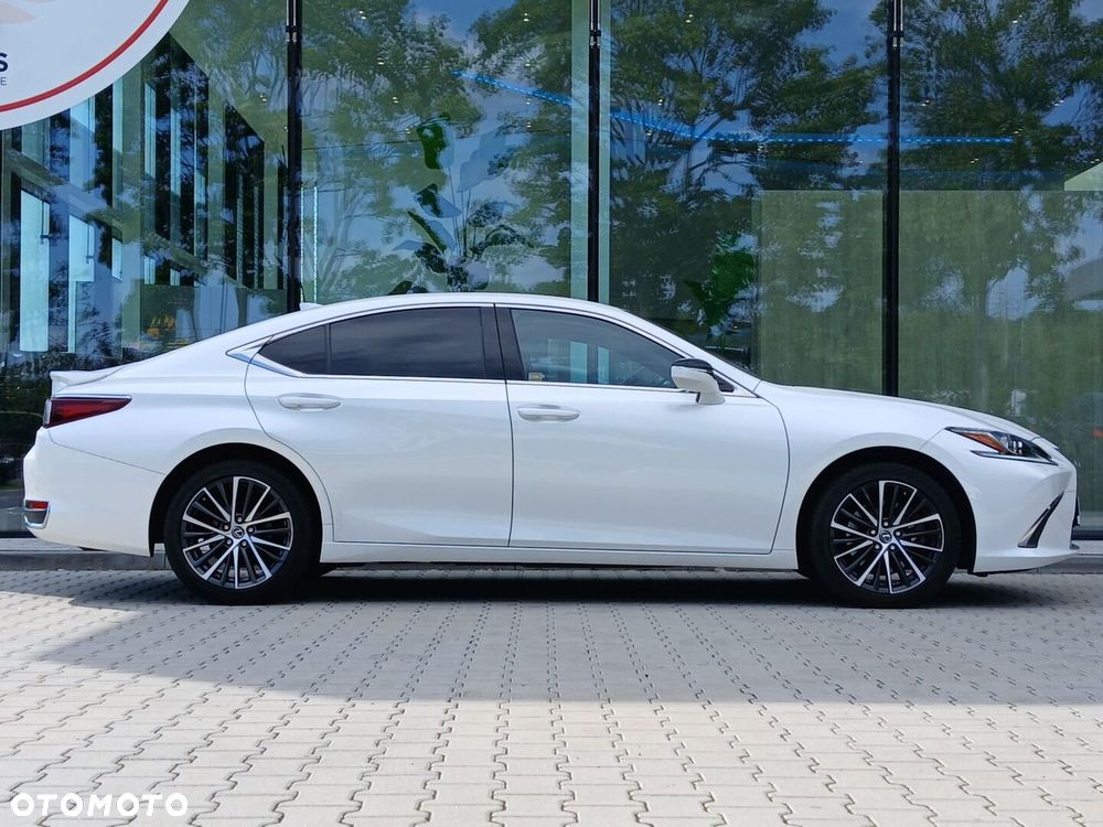 Lexus ES 300h Business Edition - 3
