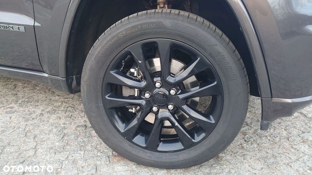 Jeep Grand Cherokee - 25