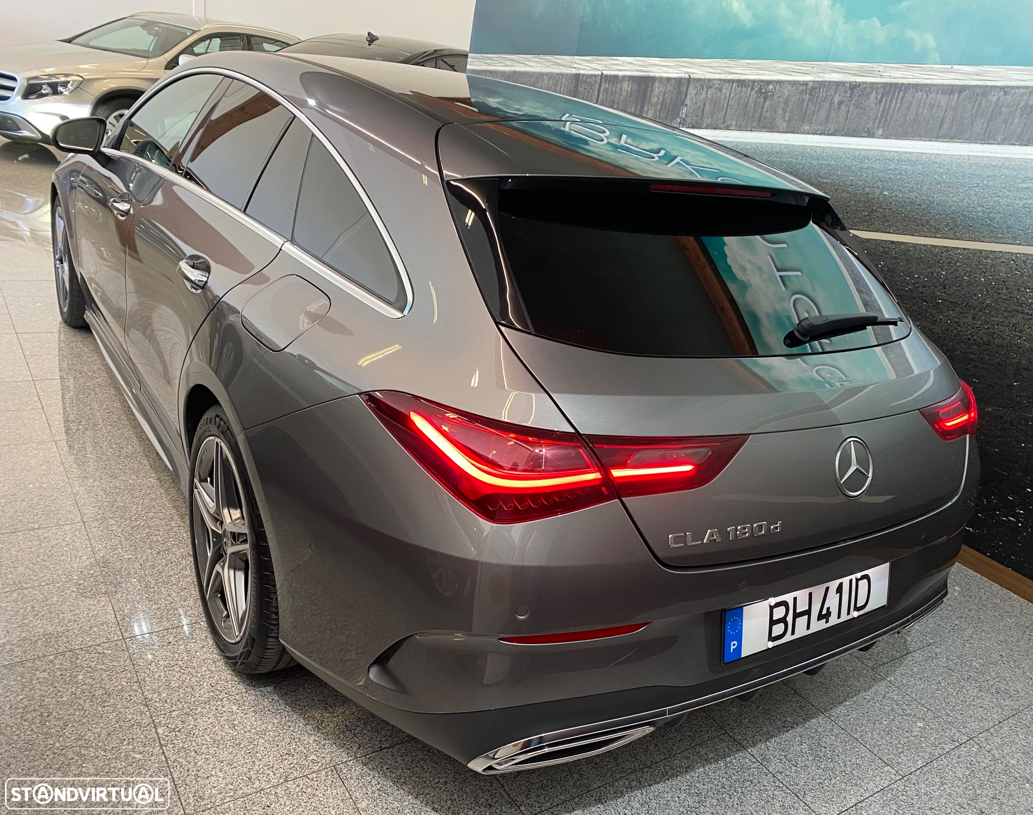 Mercedes-Benz CLA 180 d Shooting Brake AMG Line Aut. - 4