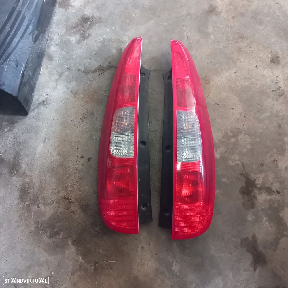 Faróis traseiro mitsubishi colt c30 - 1