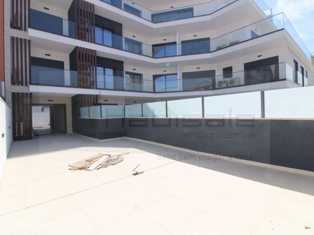 T3 com Terraço e Jacuzzi 5 minutos da praia - Grande imagem: 2/33