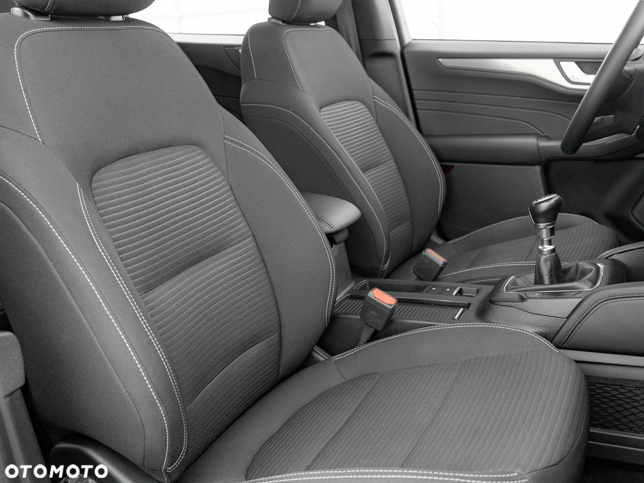 Ford Kuga 1.5 EcoBoost FWD Titanium - 32