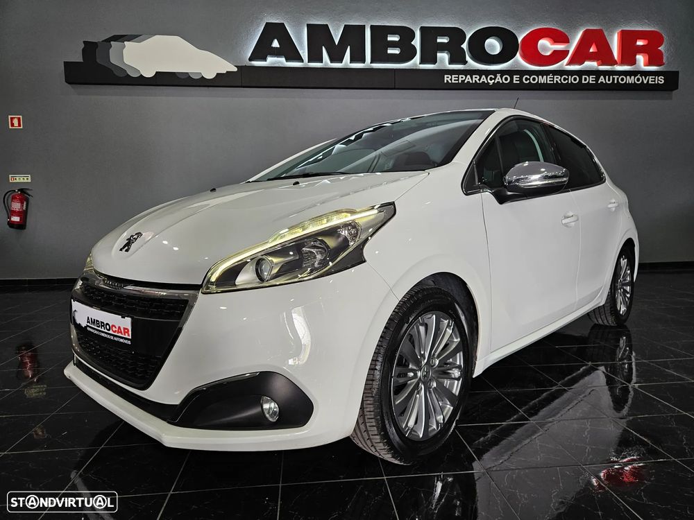 Peugeot 208 1.2 PureTech Allure - 1