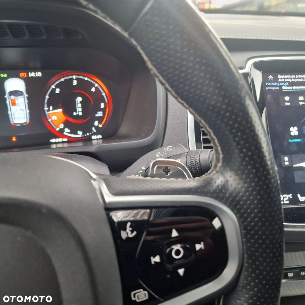 Volvo XC 90 D5 AWD R-Design 7os - 24
