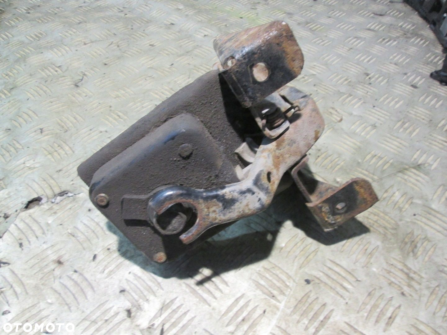 MOCOWANIE KOŁA ZAPASOWEGO SEAT ALHAMBRA MK1 1995-2000 7M0803660D - 4