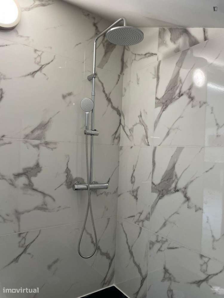 Quarto - localizado em Sé de Braga e São Lázaro Braga - Grande imagem: 4/11