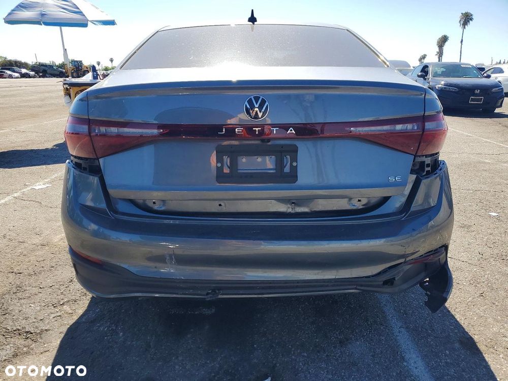 Volkswagen Jetta - 7