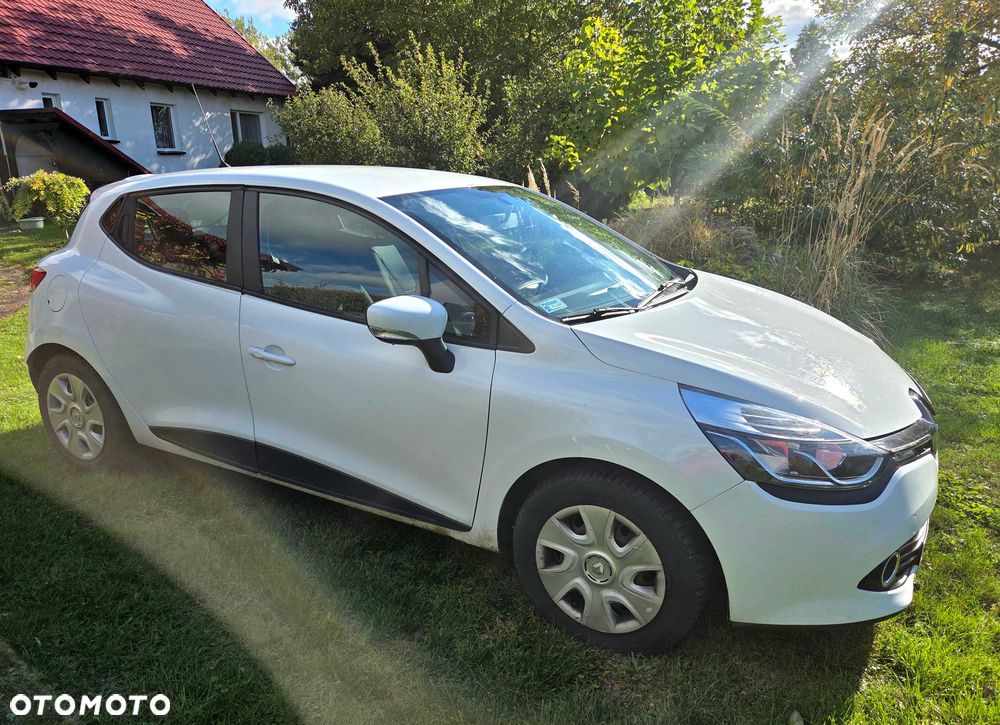 Renault Clio 2015 photo 2