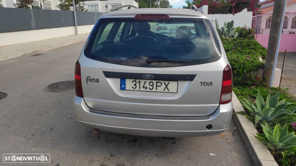 Ford Focus SW 1.8 TDdi Ghia - 10