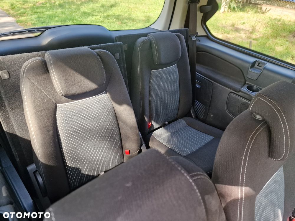 Ford Galaxy 2.0 TDCi DPF Titanium - 26