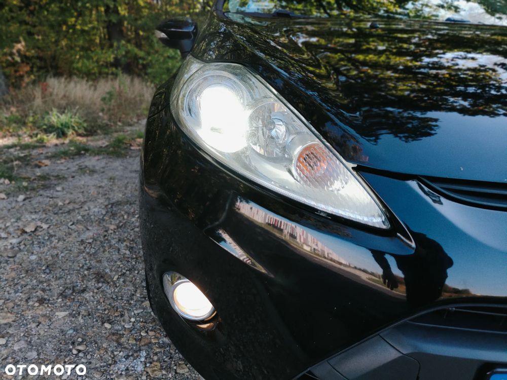 Ford Fiesta 2011 photo 3