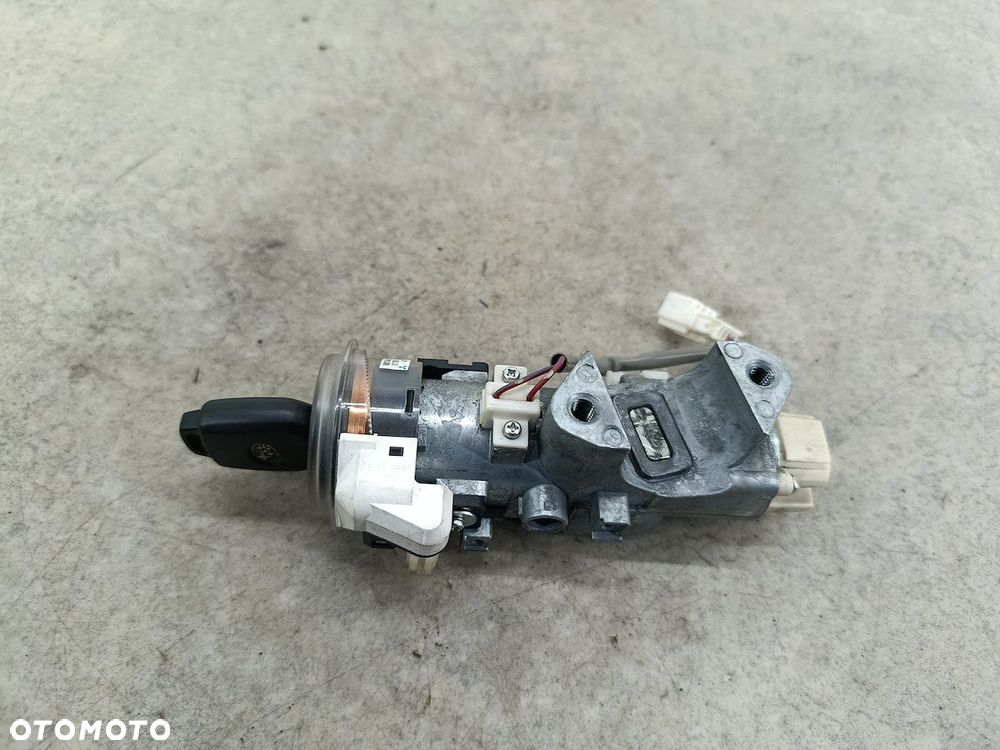 STACYJKA SUBARU FORESTER III 88215AG000  X1T25971 2.0 D - 3