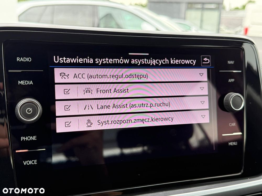 Volkswagen T-Roc 1.5 TSI Life - 25