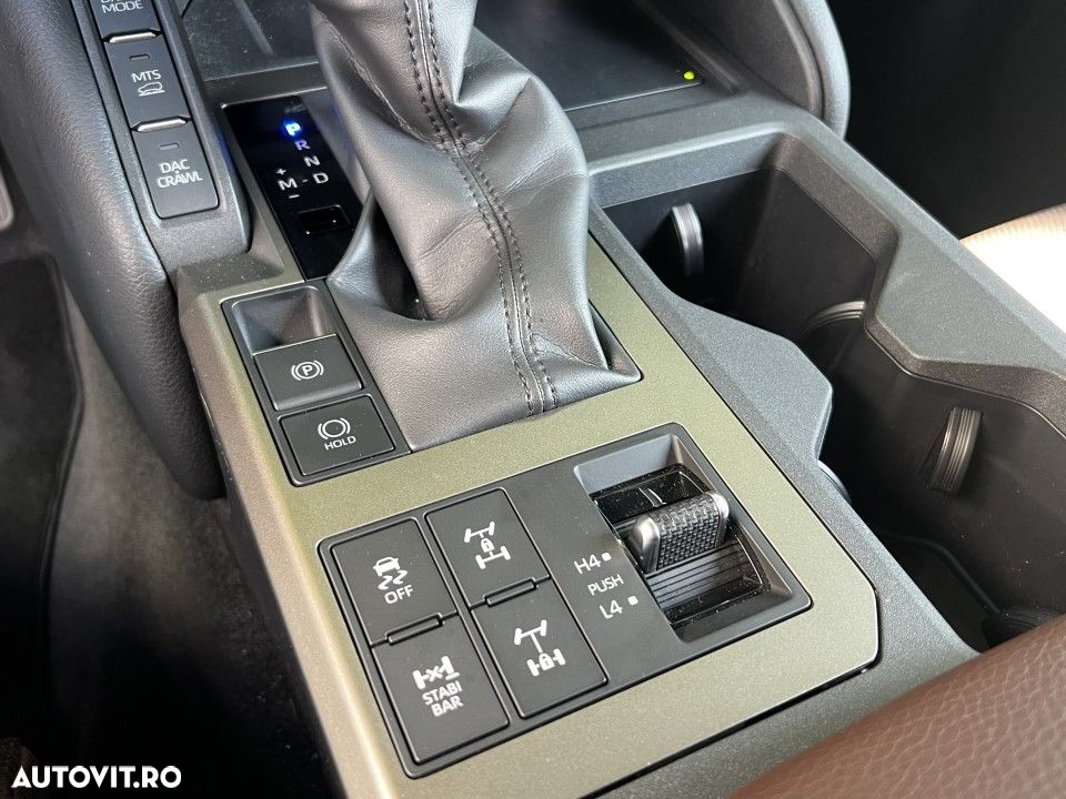 Toyota Land Cruiser 250 2.8l D-4D 204 CP A/T 7 locuri Executive - 12