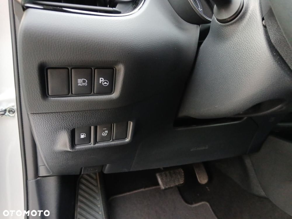 Toyota C-HR 2.0 Hybrid Executive - 24