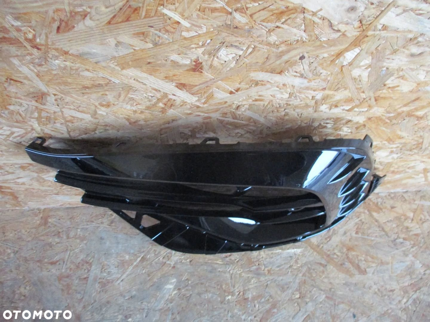 KRATKA LEWA PRZEDNIA ZDERZAKA VW TIGUAN II LIFT R-LINE 20- - 4