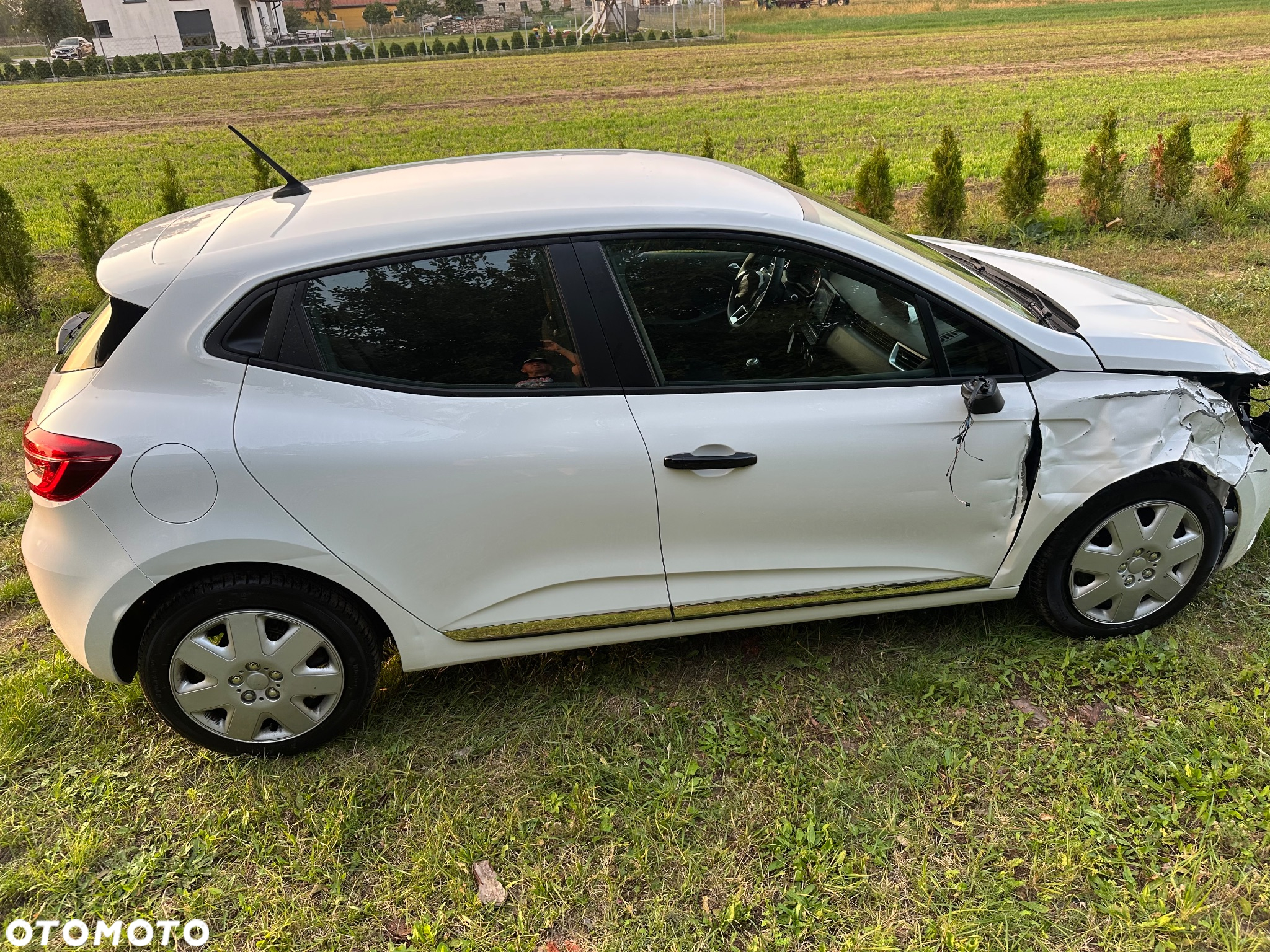 Renault Clio TCe 90 TECHNO - 11