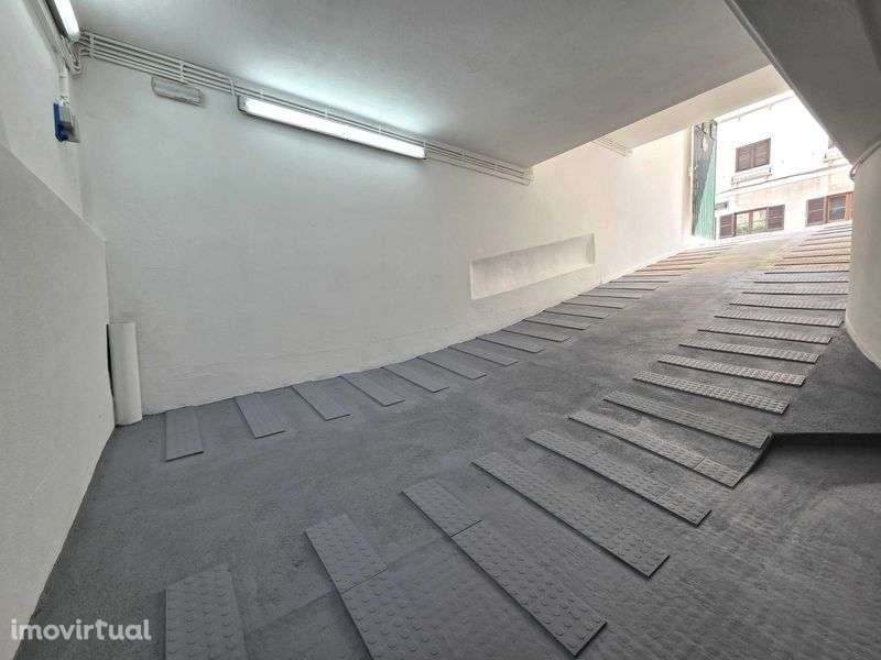 Alugo Espaço Comercial/ Armazém Sesimbra Vila - Grande imagem: 4/12