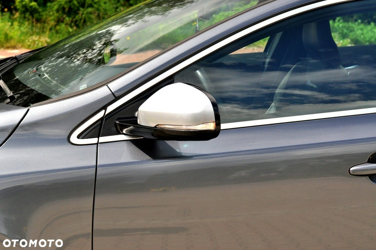 Volvo V40 D2 R-Design Momentum - 13