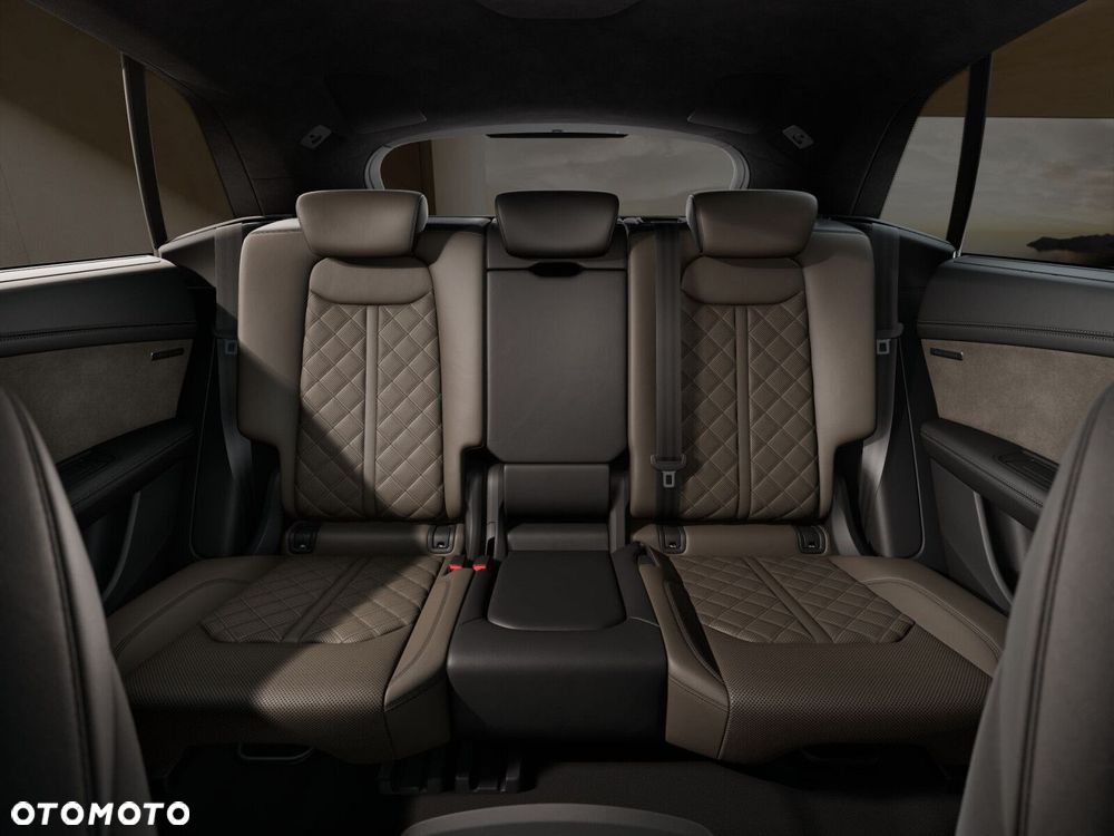 Audi SQ8 - 8