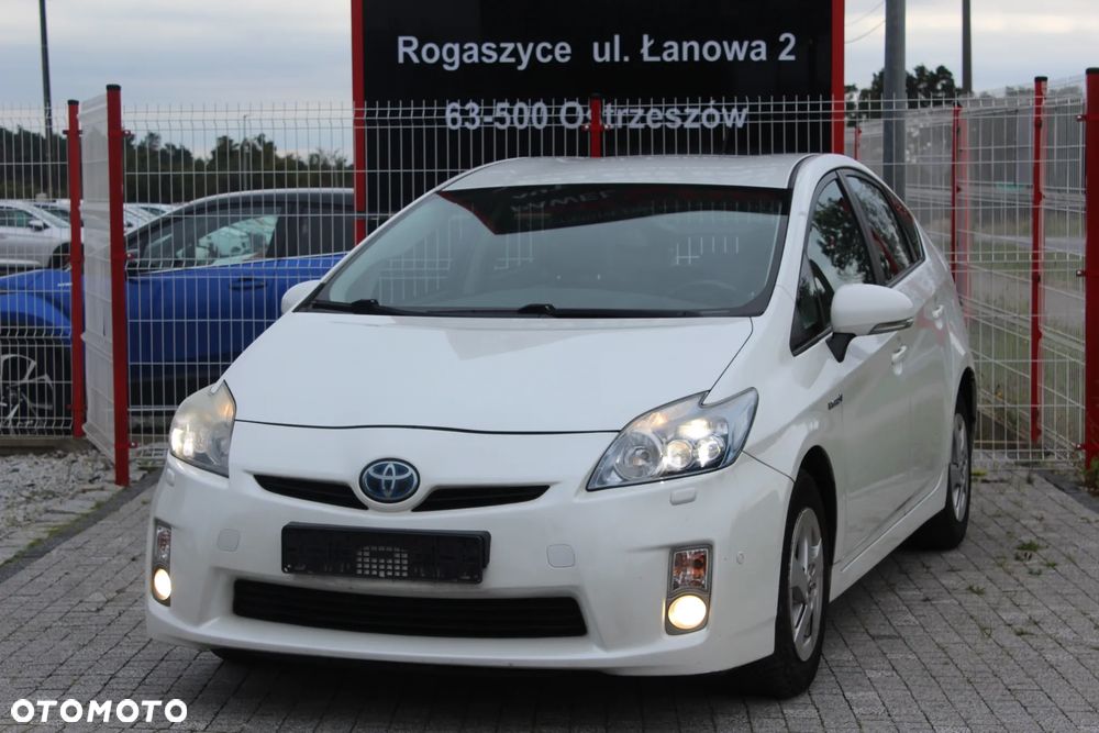 Toyota Prius (Hybrid) Executive - 1