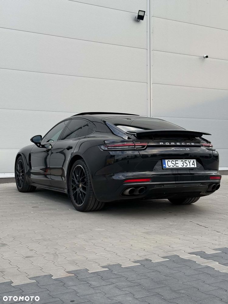 Porsche Panamera 4S - 14