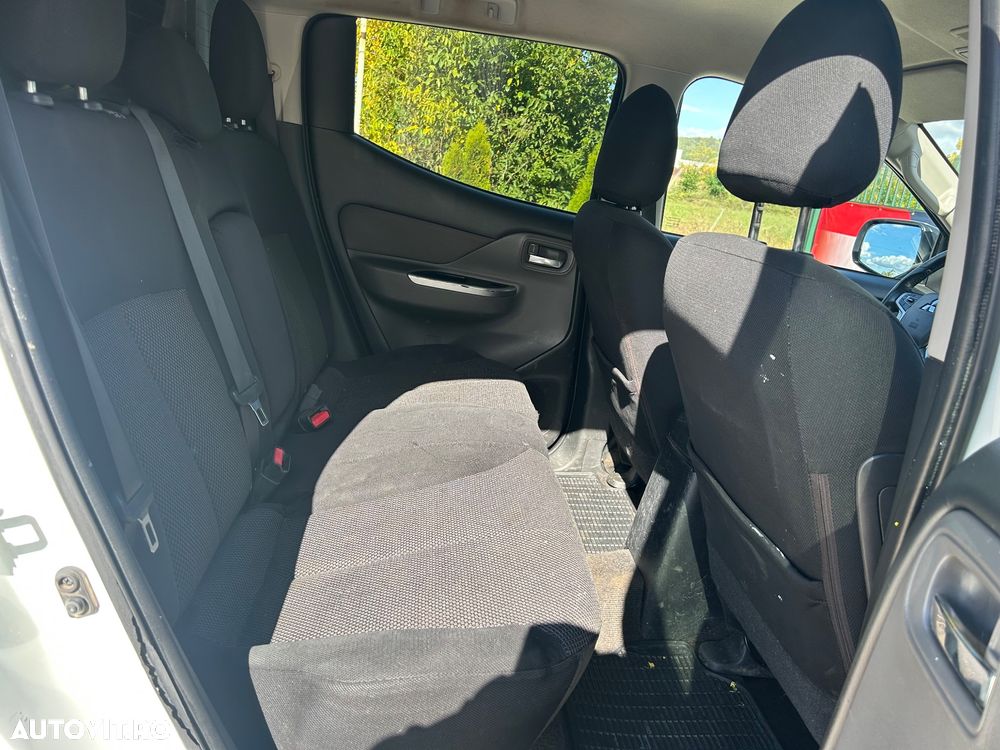 Mitsubishi L200 Double Cab 2.4 DI-D M/T Intense - 25