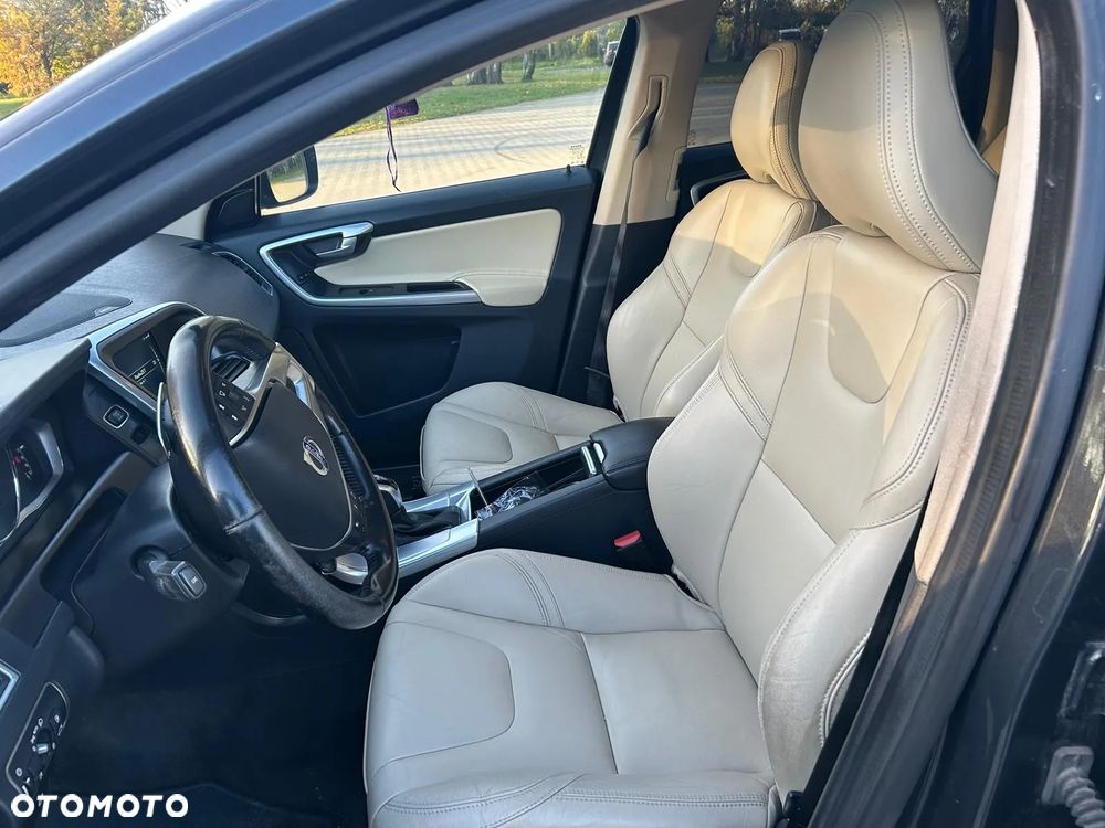 Volvo XC 60 D5 AWD Summum - 13