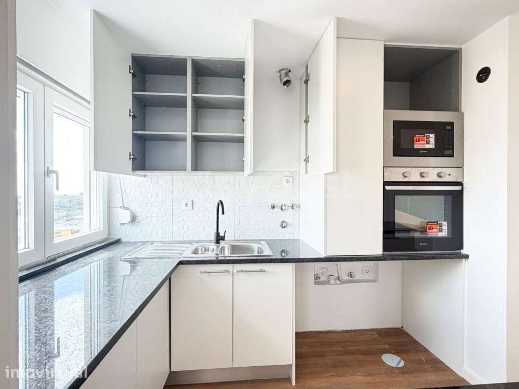 Apartamento T3 Totalmente Renovado, no Monte da Caparica - Grande imagem: 2/25