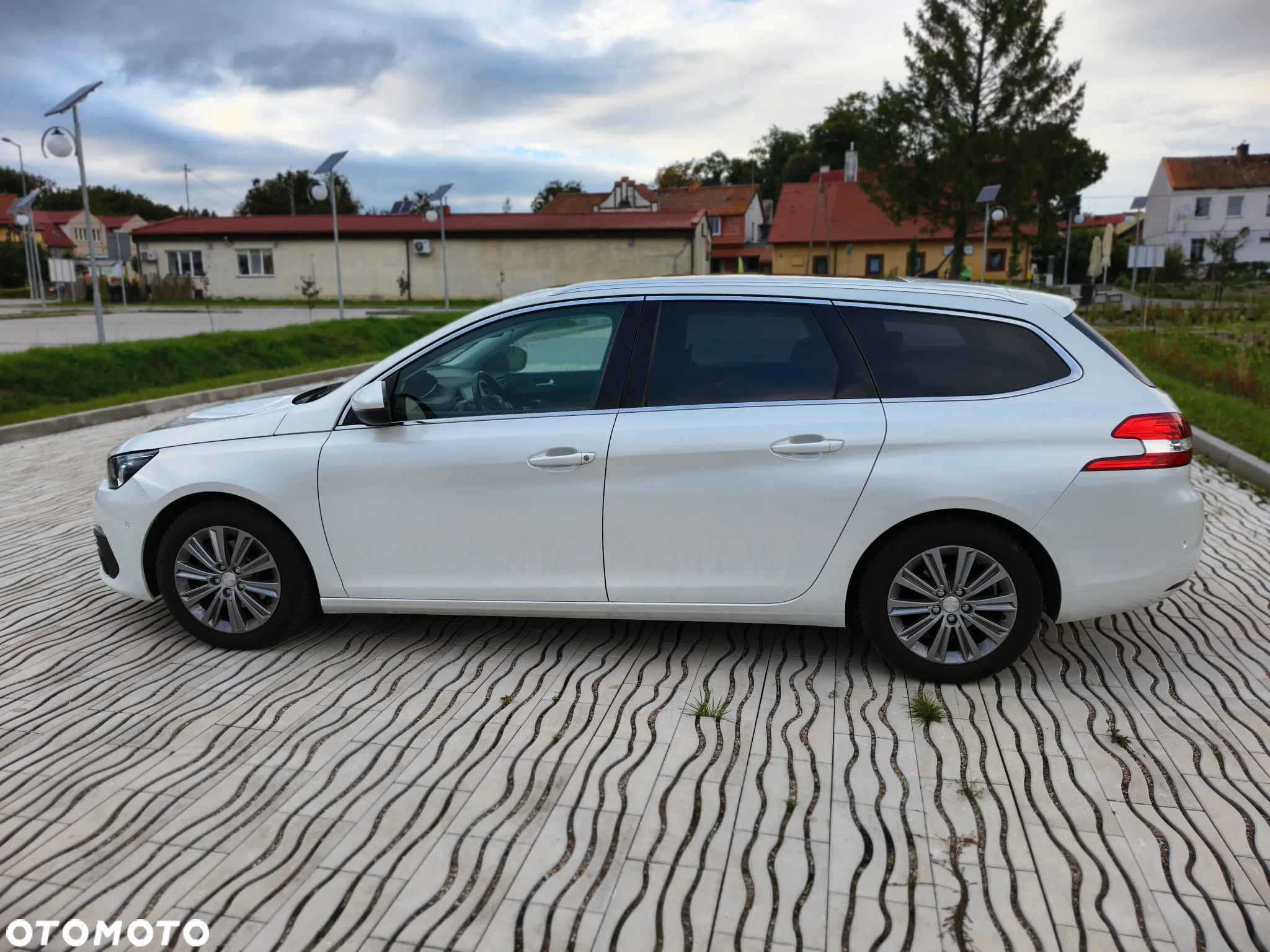 Peugeot 308 SW 1.2 PureTech GPF Allure Pack S&S - 10