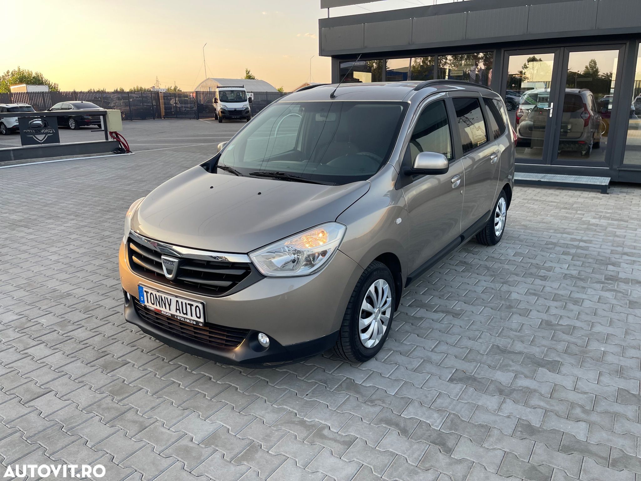 Dacia Lodgy dCi 110 Celebration - 1