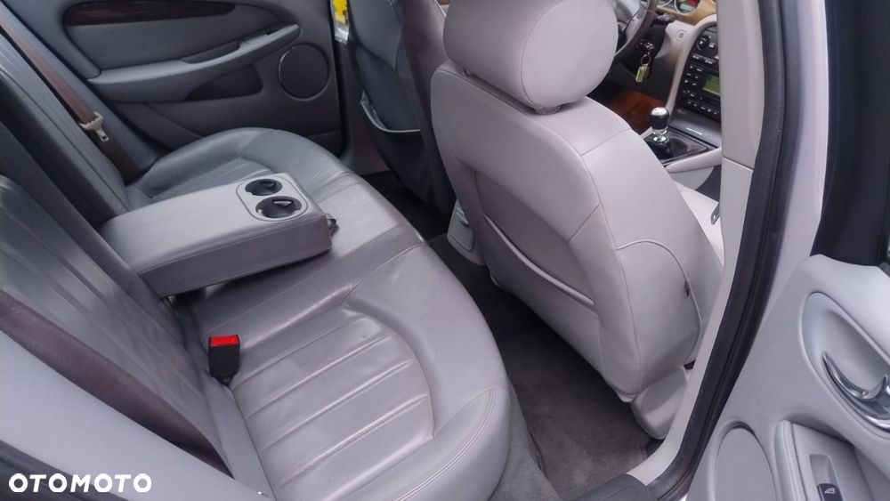 Jaguar X-Type 2.5 Executive - 11