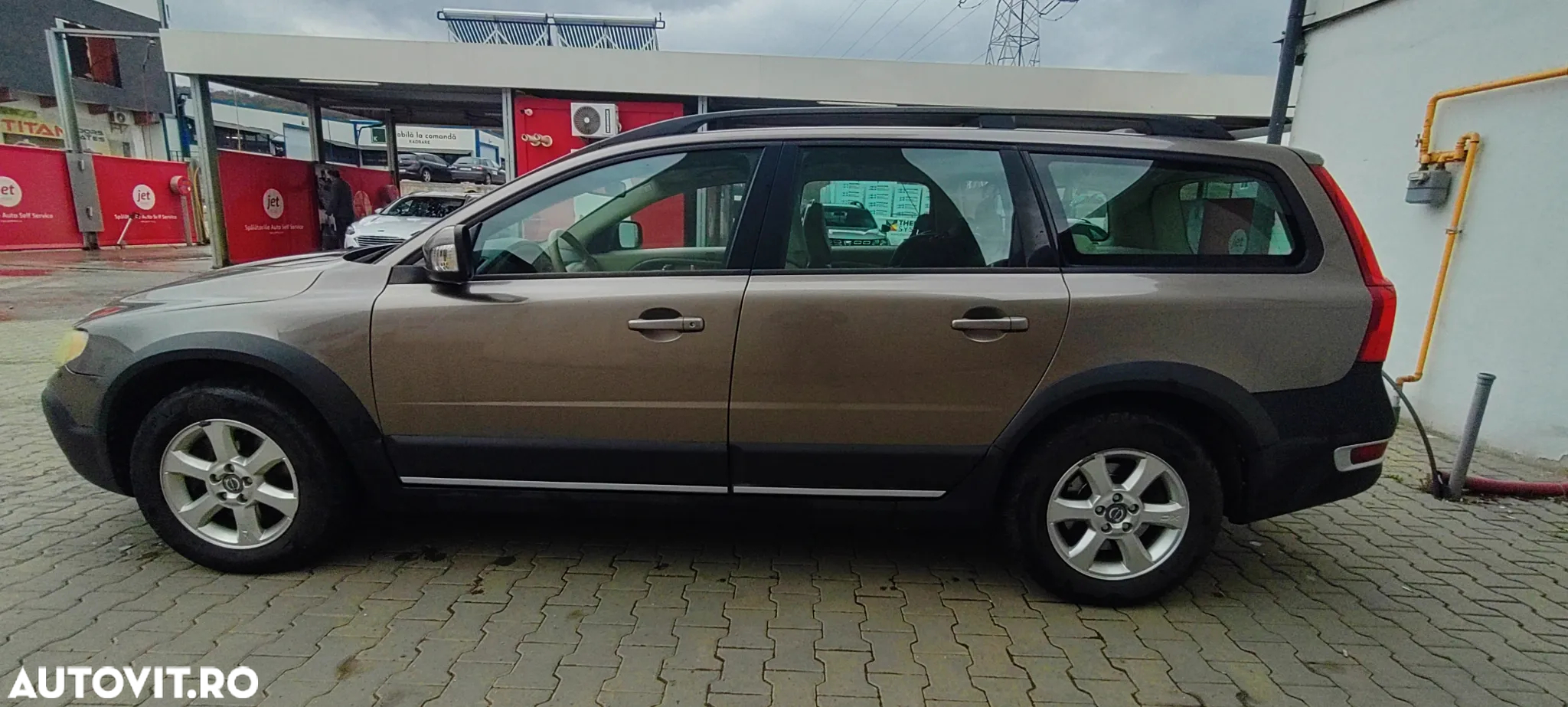 Volvo XC 70 2.4D AWD Momentum - 4