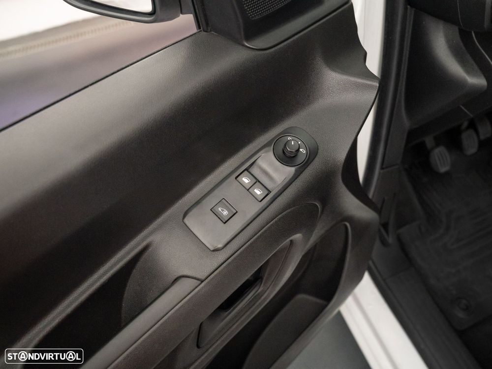 Toyota Proace City 1.5D L2 Exclusive - 16