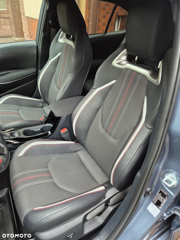 Toyota Corolla 1.8 Hybrid GR Sport - 16