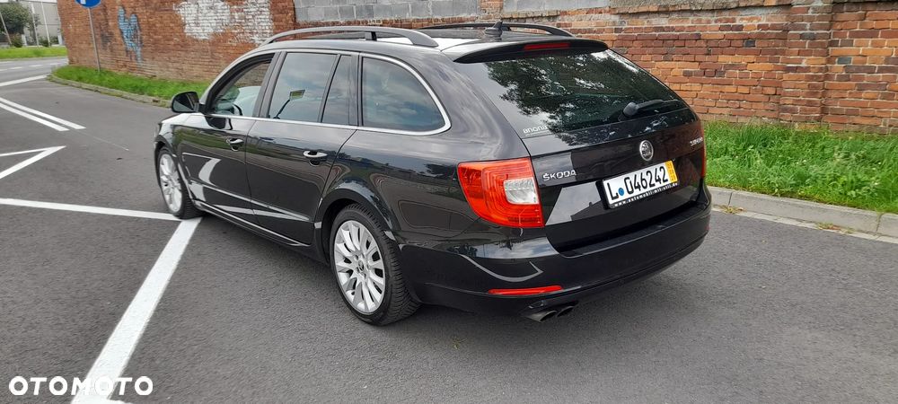 Skoda Superb 2.0 TDI Exclusive - 4