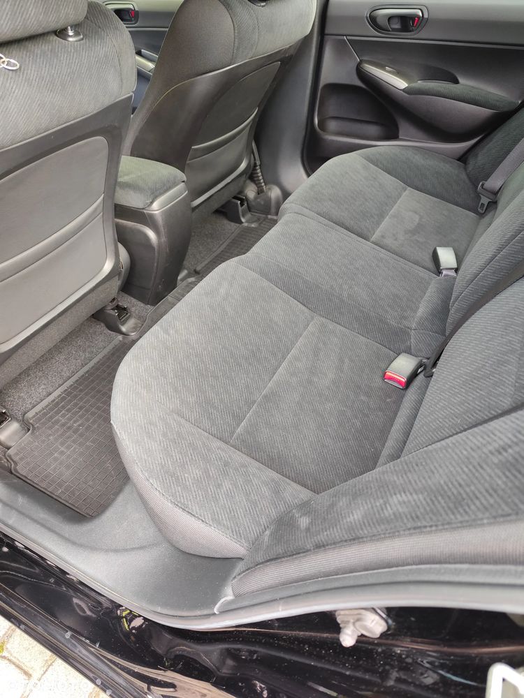 Honda Civic 1.8 Comfort - 11