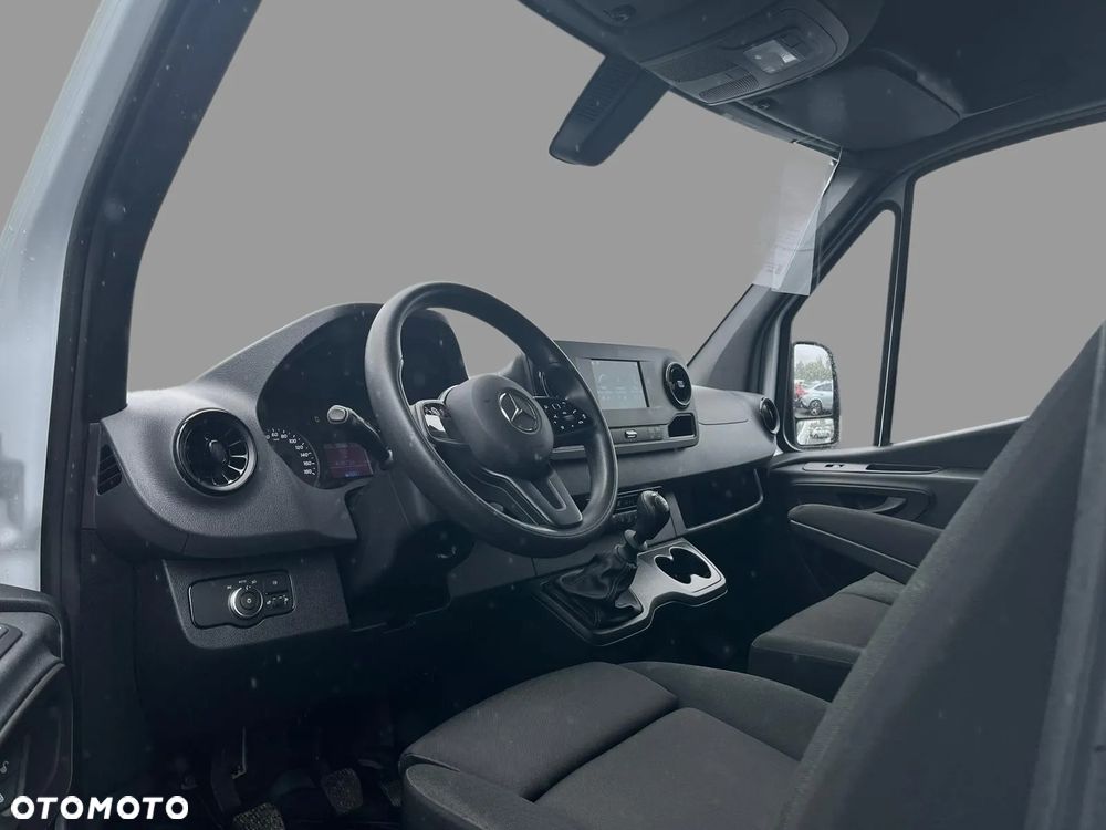Mercedes-Benz Sprinter 317 - 7
