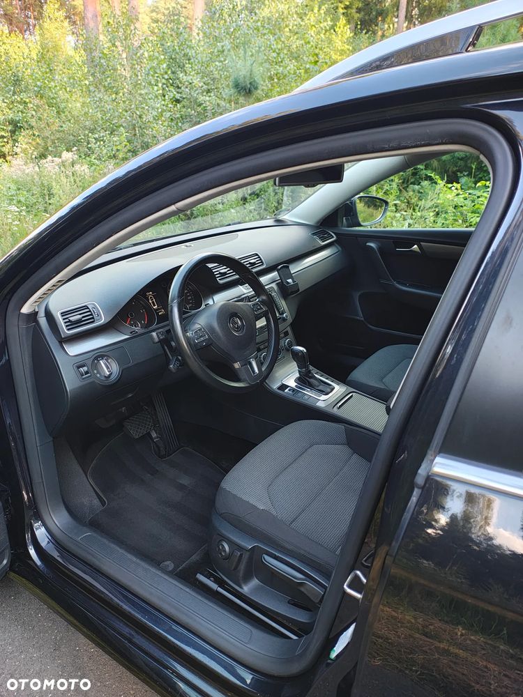 Volkswagen Passat - 20