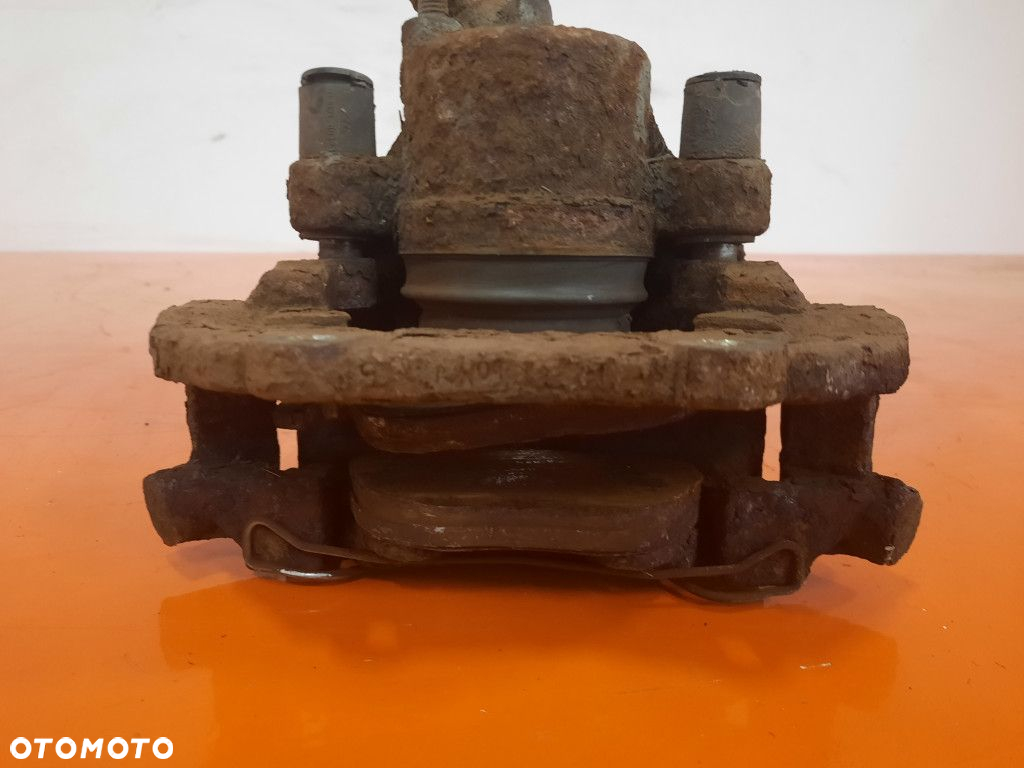VOLVO V50 I 2.0D 136KM 03-11 KOMBI ZACISK HAMULCOWY PRZÓD LEWY D4204T - 4