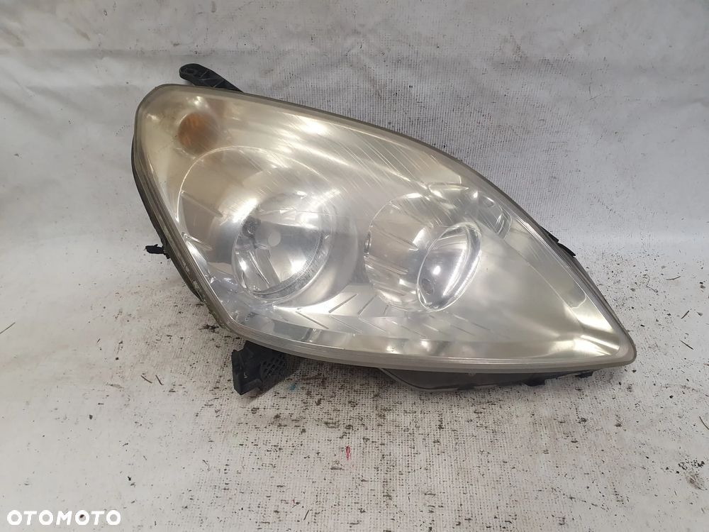.  PRZOD PRZEDNIA LAMPA PRAWA OPEL ZAFIRA B - 1
