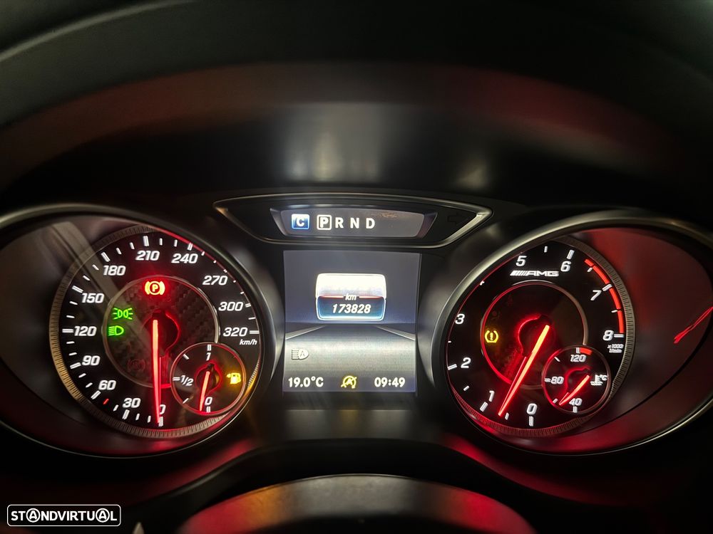 Mercedes-Benz CLA 45 AMG 4Matic Speedshift 7G-DCT Night Edition - 14