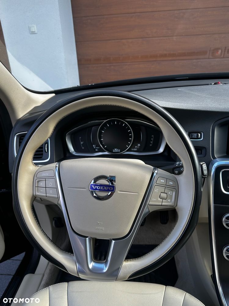 Volvo V60 T5 Drive-E Momentum - 23