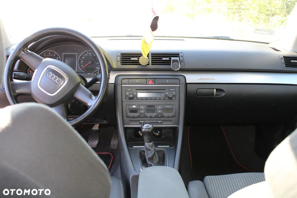 Audi A4 Limousine - 8