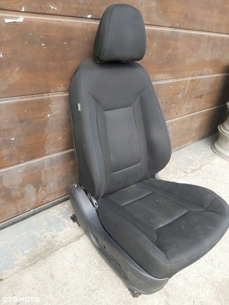 HYUNDAI i40 Fotel prawy przód pasażera EU materiał - 4