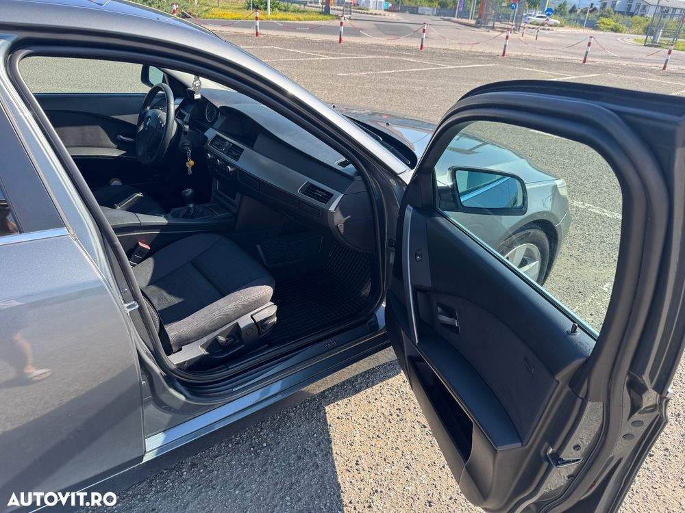 BMW Seria 5 520d Touring - 8