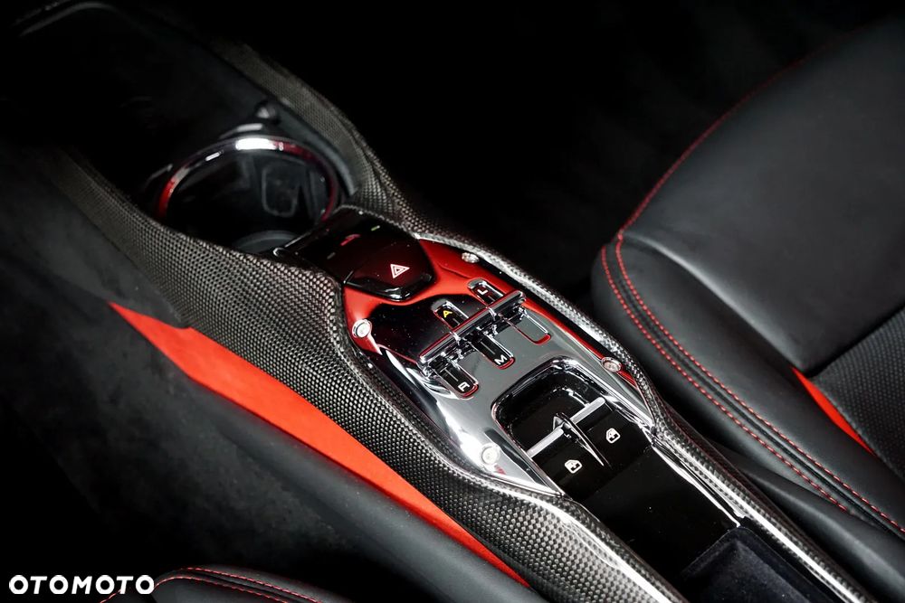 Ferrari 296 GTB - 36