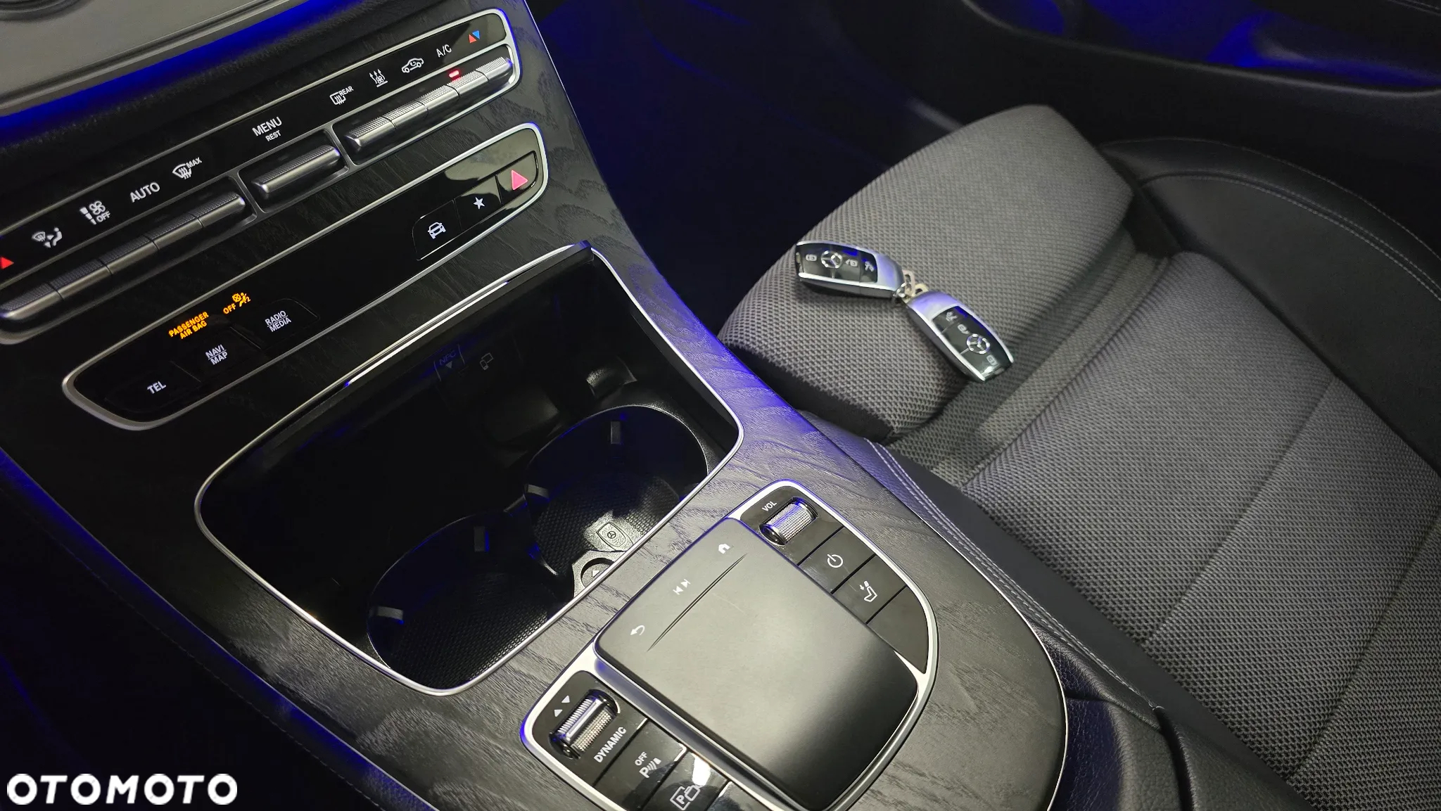 Mercedes-Benz Klasa E 300 de 4Matic T 9G-TRONIC Exclusive - 23