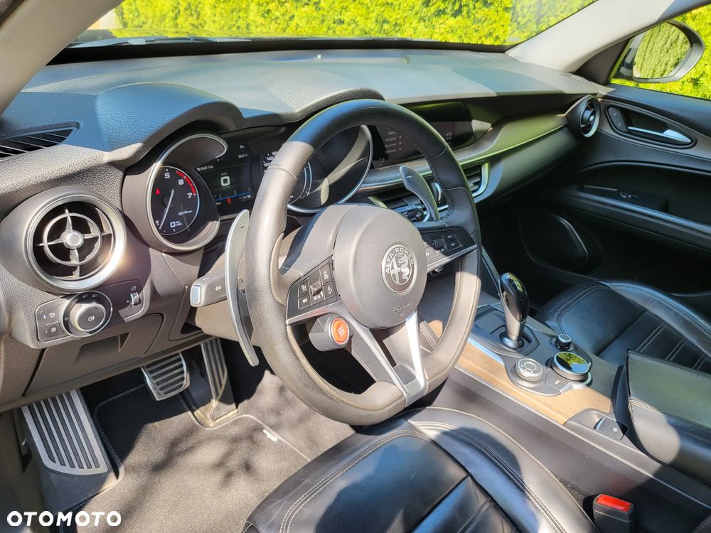 Alfa Romeo Stelvio 2.0 Turbo 16V AT8-Q4 First Edition - 10