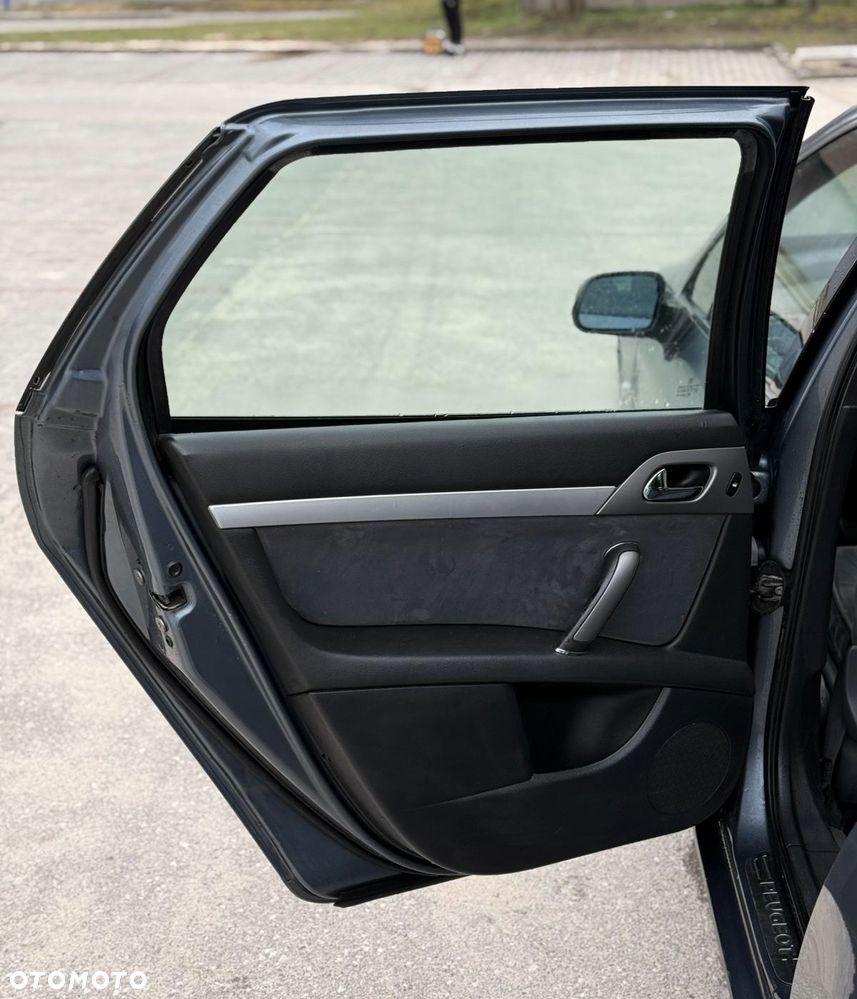 Peugeot 407 - 12